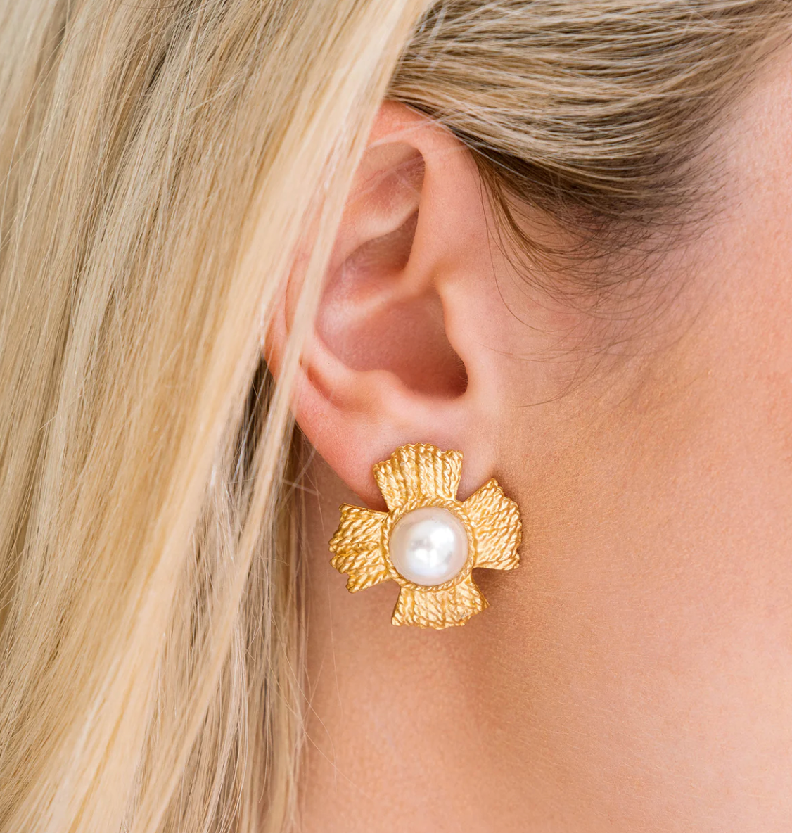 SUSAN SHAW Gold Clip Earrings - pearl