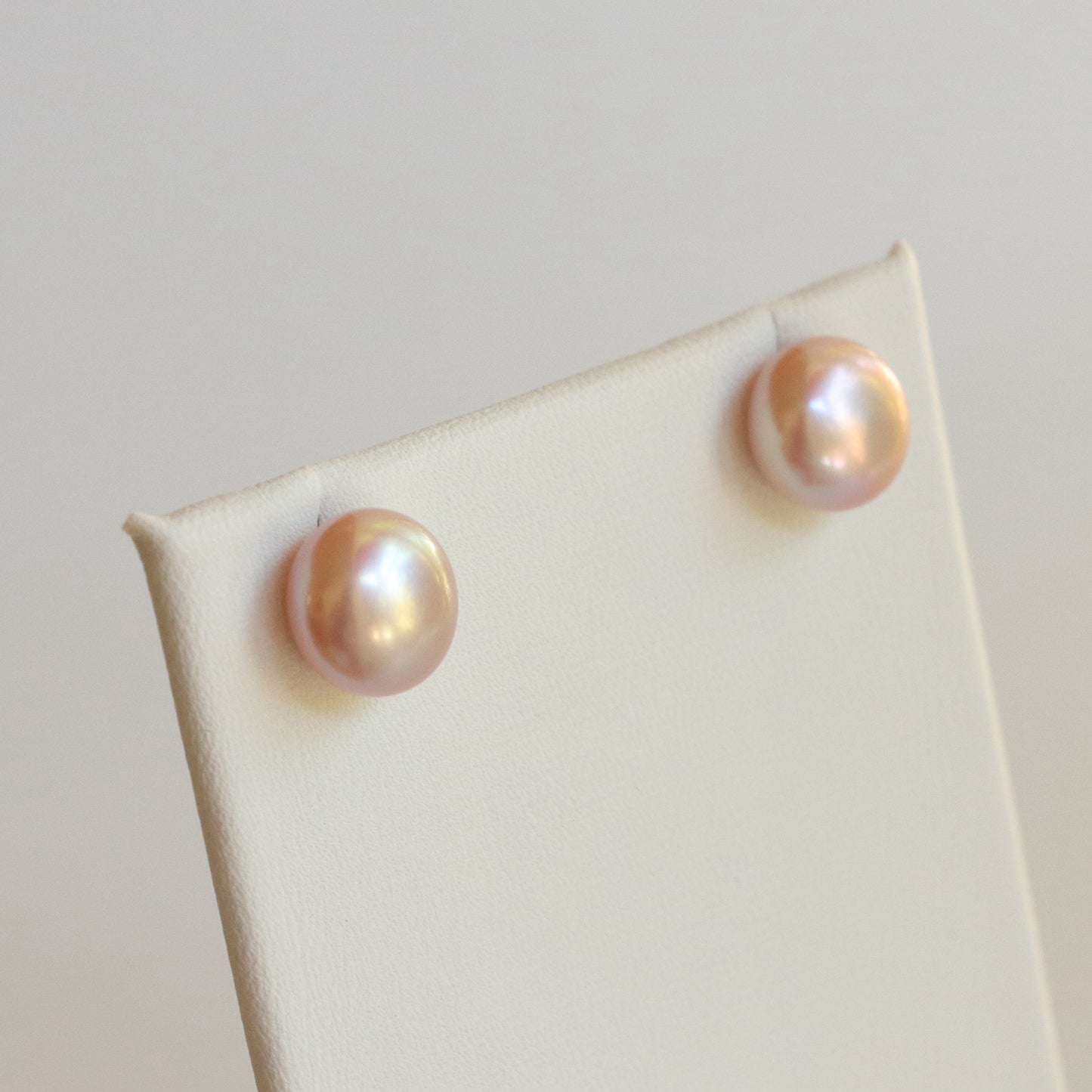 Load image into Gallery viewer, Medium Freshwater Pearl Stud Earrings - silver/pink
